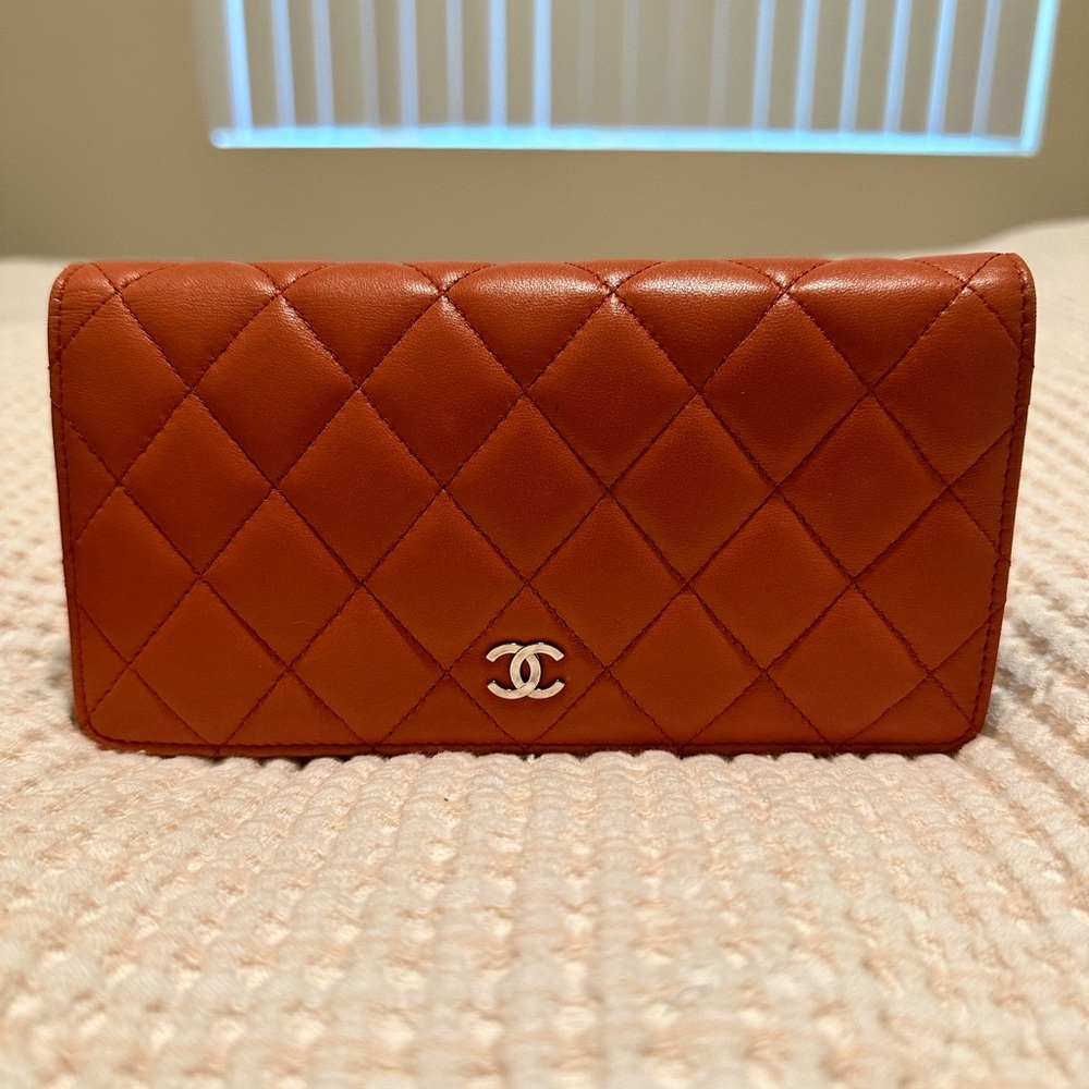 Chanel Yen Continental Wallet Salmon Red